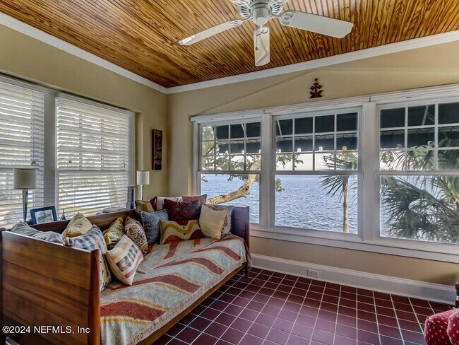 Building Photo - 2117 River Blvd