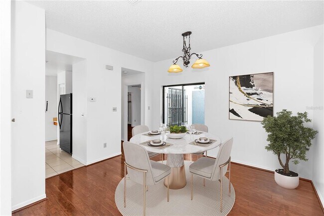 Building Photo - 5831 Plumtree Ct