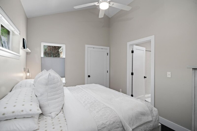 Building Photo - 419 S 3rd St W