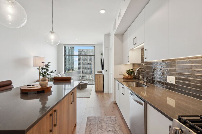 Building Photo - 1212 Demonbreun St