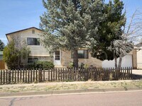 Building Photo - 1070 Branding Iron Dr