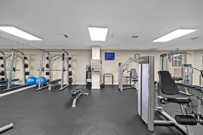 Building Photo - 4100 N Ocean Dr