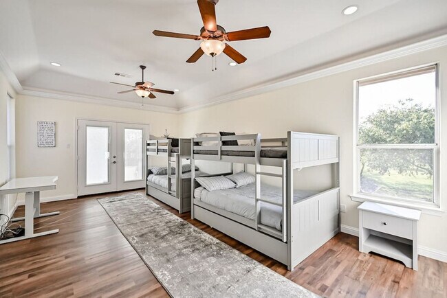 Building Photo - 811 Mallard Pointe Dr