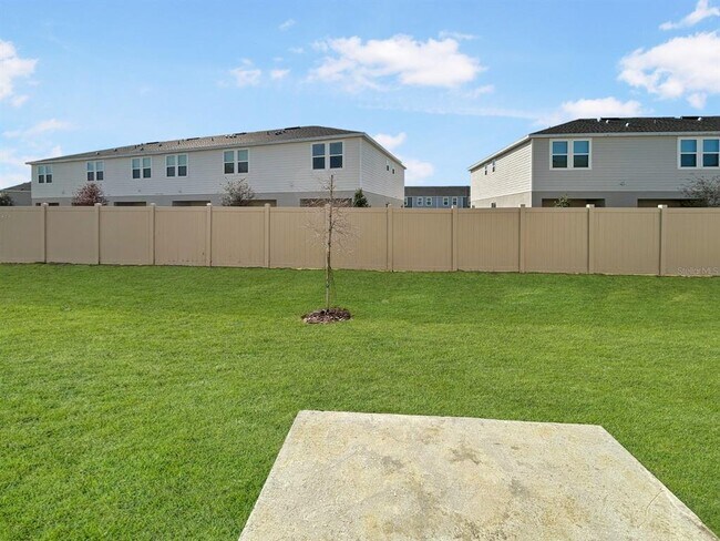 Building Photo - 2426 Skyline Lp