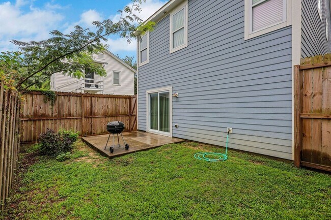 Building Photo - Spacious 3BR House in Wilmington - Newer C...