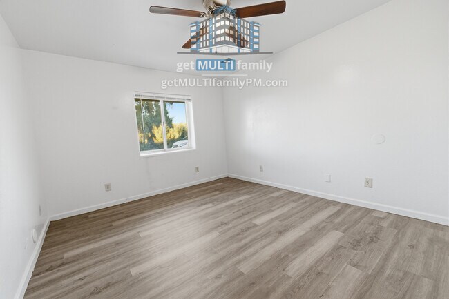 Building Photo - 1331 E Pueblo Ave