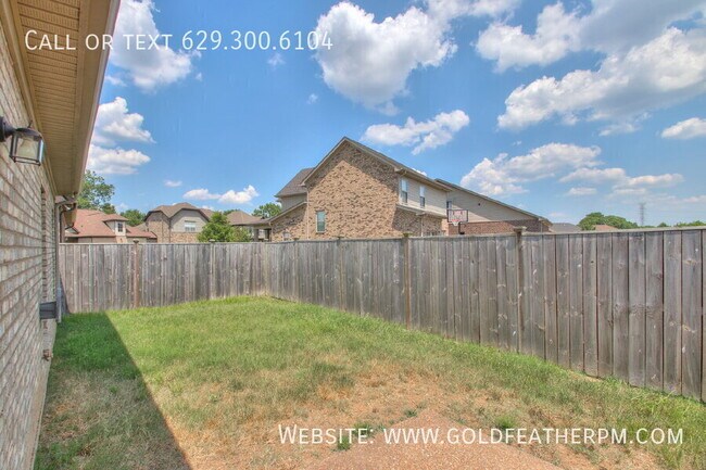 Building Photo - 126 Trenton Ln