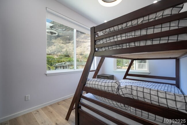 Building Photo - West Side Paradise – Stunning 3-Bed, 2-Bath Upstairs Unit