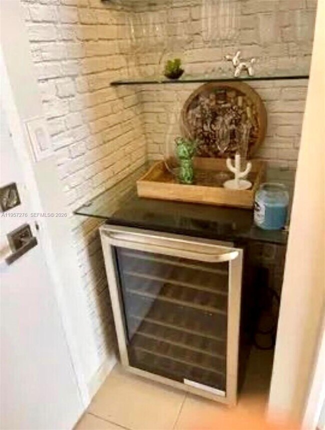 Building Photo - 2801 NE 183rd St