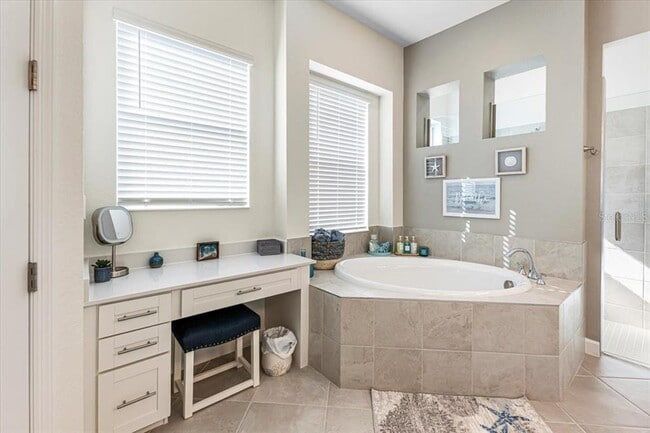 Building Photo - 8568 Shr Lk Dr