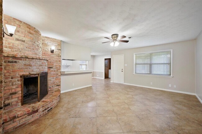 Building Photo - 1319 Spillers Ln