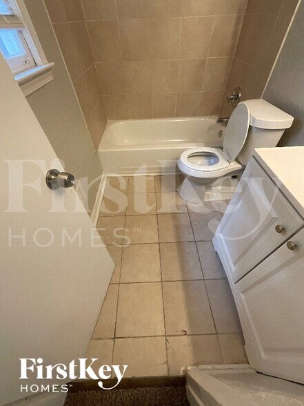 Building Photo - 10799 Sanderling Ln