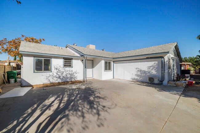 Main House - 37815 Robina Ave