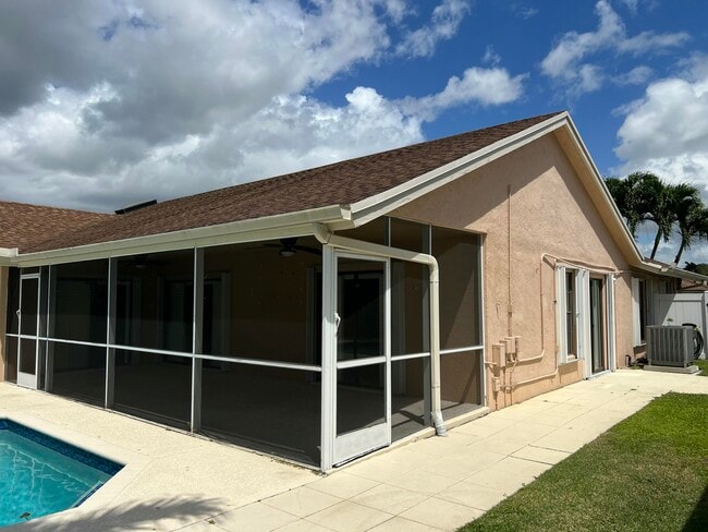 Building Photo - 21023 Rustlewood Ave