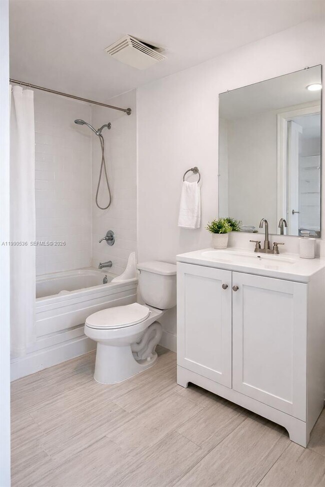 Building Photo - 690 SW 1st Ct