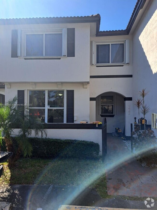 Building Photo - 8725 SW 152nd Ave