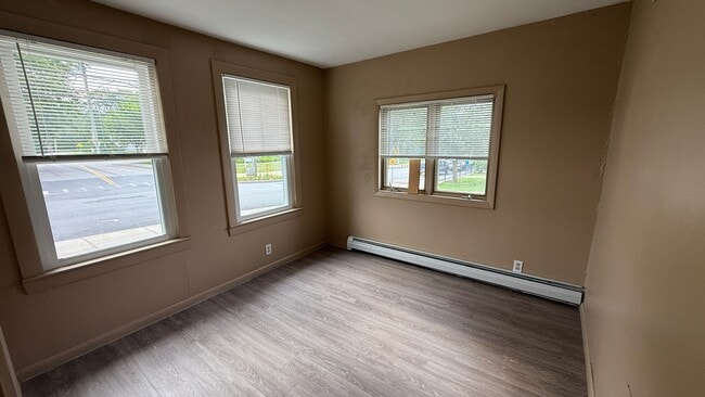 Building Photo - 15 Madbury Rd