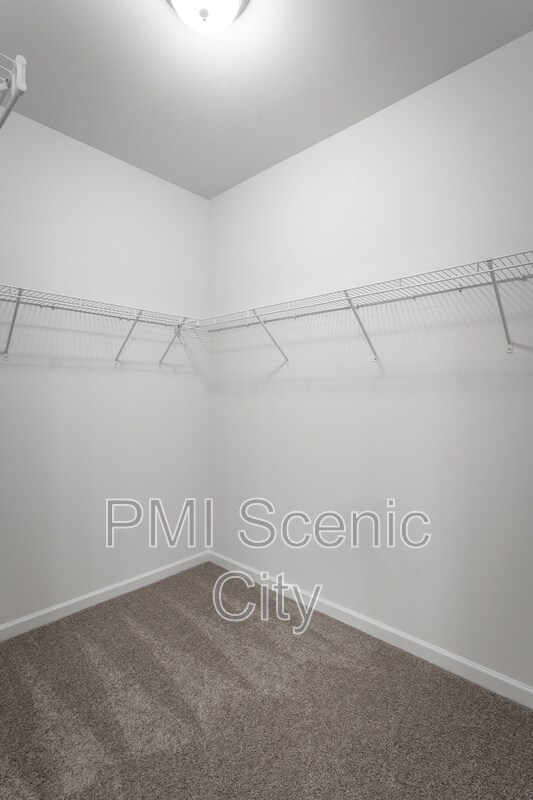 Building Photo - 9437 Cavalier Wy