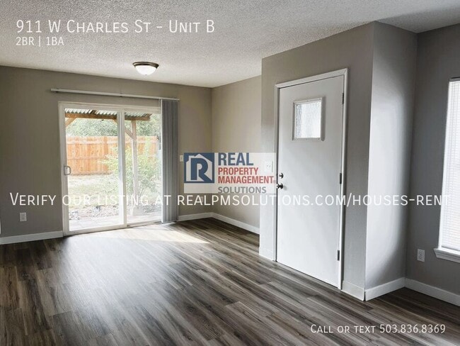 Building Photo - 911 Charles St