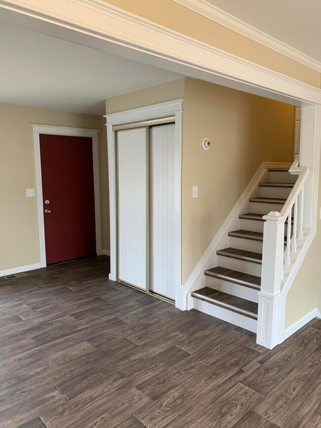 Building Photo - 41427 Larimore Ln