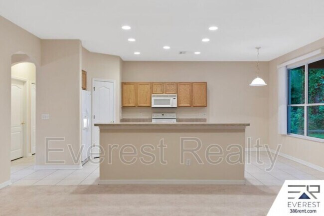 Building Photo - 14 Rymsen Ln