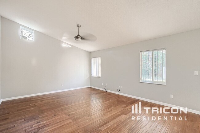 Building Photo - 10 Pittman Dr