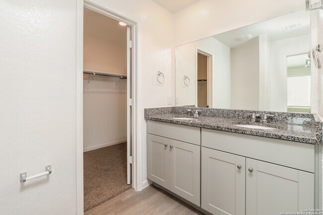 Building Photo - 31537 Acacia Vis
