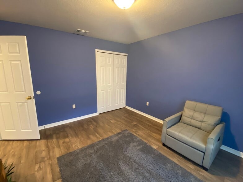 Building Photo - 4600 Tarrega St