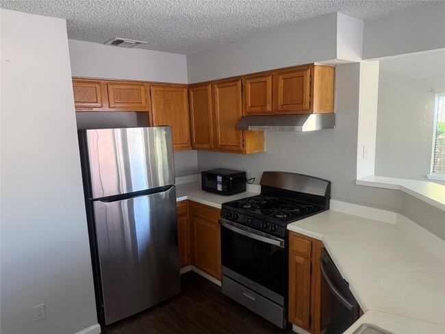 Building Photo - 13811 Purplemartin St