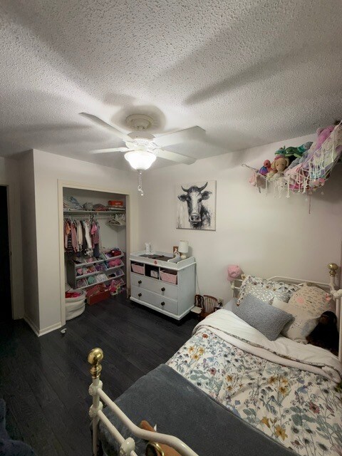 spare room 3 upstairs - 5315 w 103rd pl
