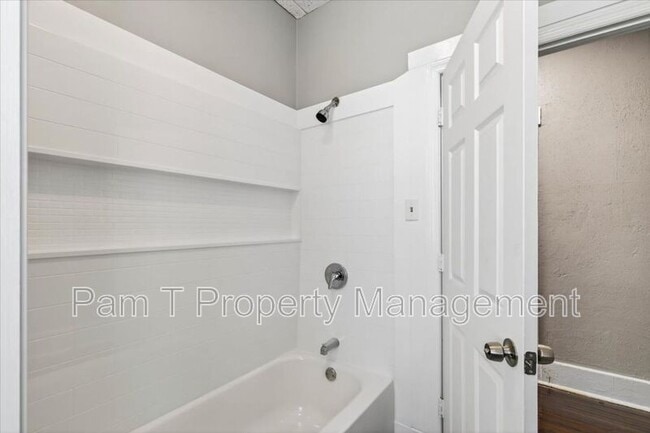 Building Photo - 118 W 56th St