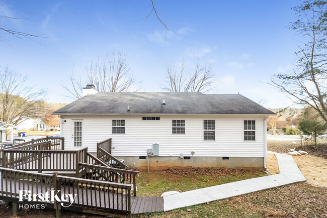 Building Photo - 3820 Spring Branch Dr