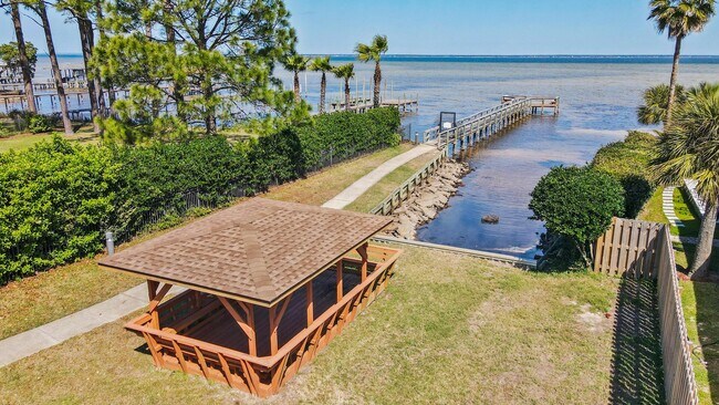 Building Photo - 65 Bay Tree Dr