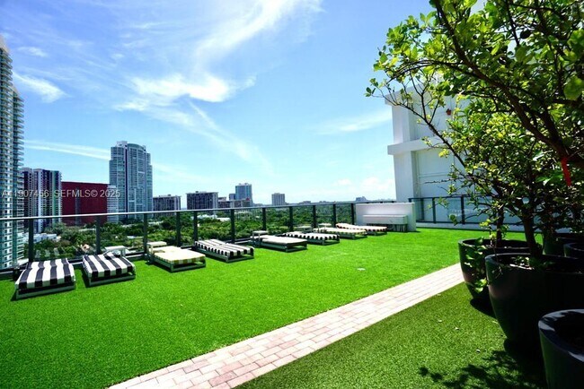 Building Photo - 1300 S Miami Ave