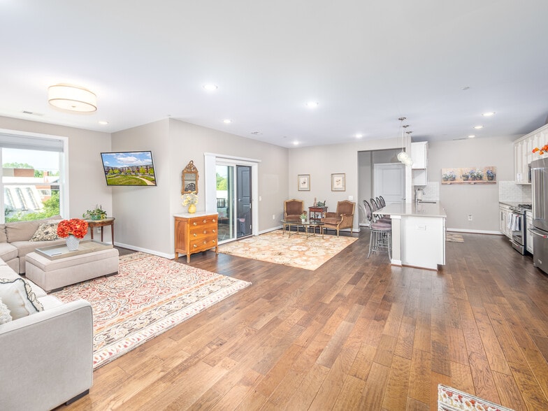 Building Photo - 3989 Norton Pl