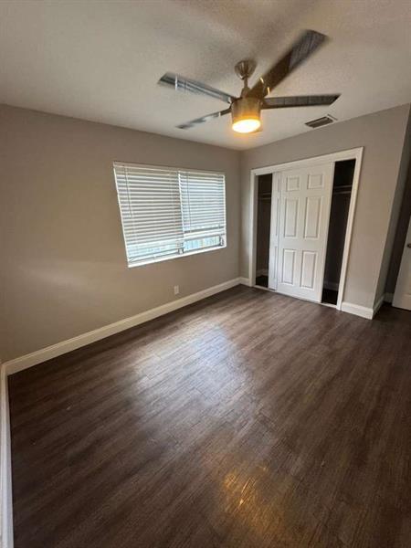 Building Photo - 518 SW 20th Ave