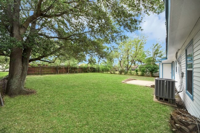 Building Photo - 3511 Palm Ave