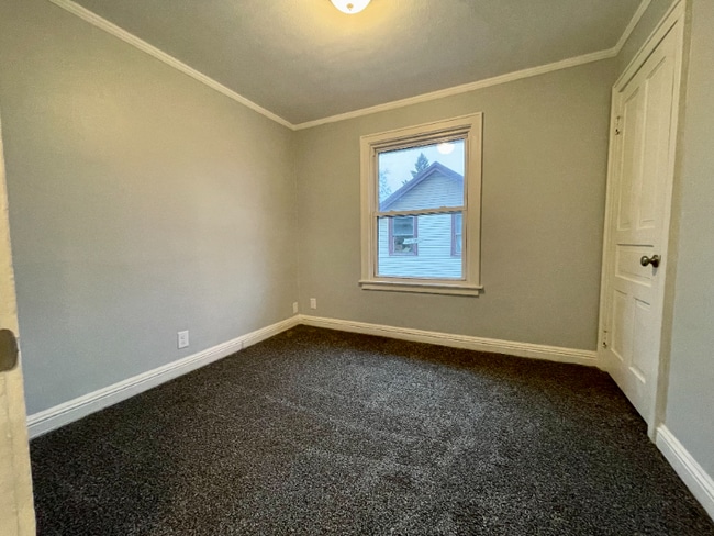 Building Photo - 404 N 64th St