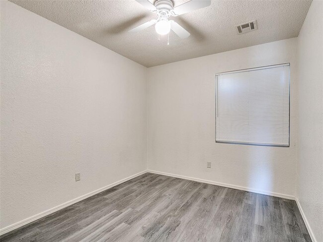 Building Photo - 4602 Creek Ct