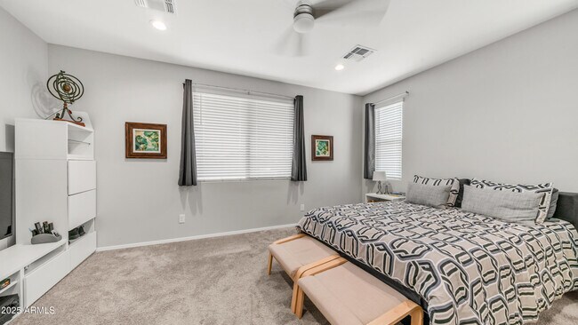 Building Photo - 40410 W Haley Dr