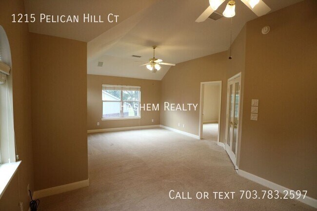 Building Photo - 1215 Pelican Hill Dr