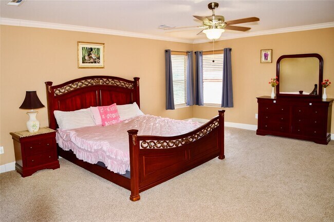 Building Photo - 16703 Summer Cypress Ct