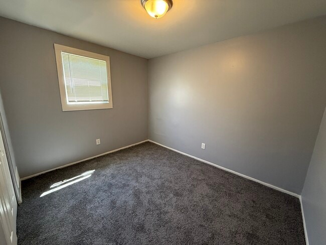 Building Photo - 319 S Anderson Ave