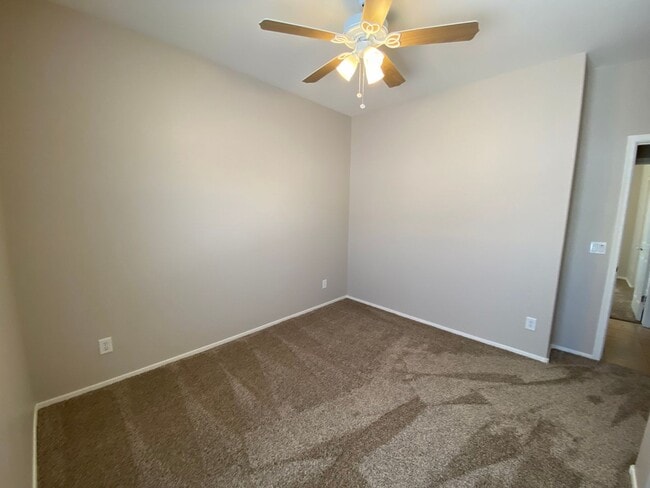 Building Photo - Exceptional 4BR/2BA Home in Magma Ranch! T...