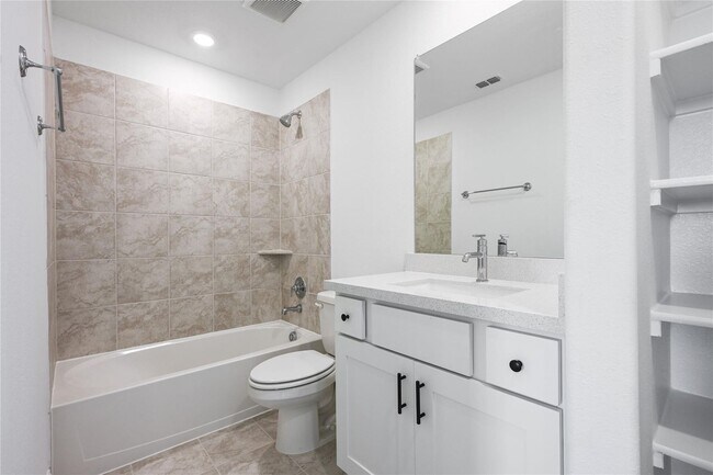 Building Photo - Brand New 4 Bedroom in Celina