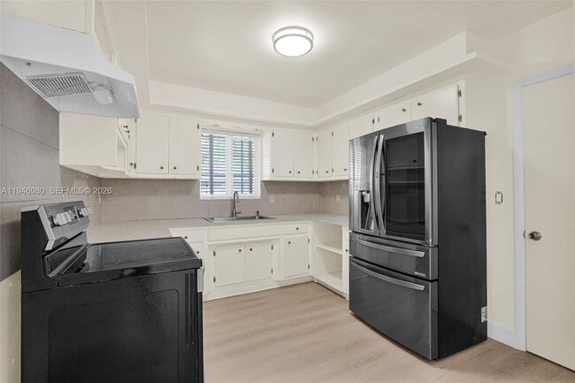 Building Photo - 5781 SW 25th St