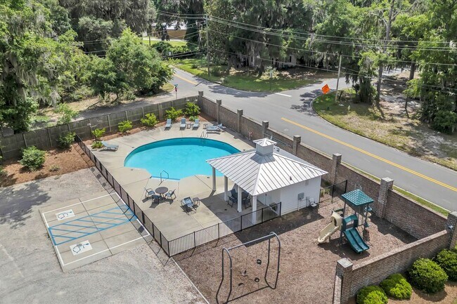 Building Photo - 158 Bluffside Cir