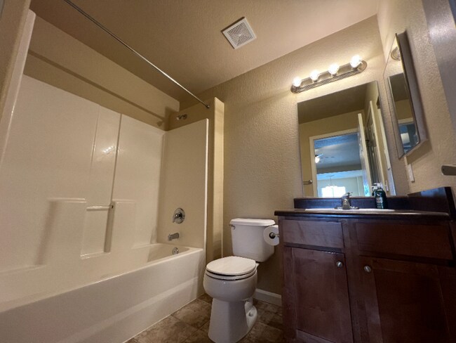 Building Photo - 7125 Ash Creek Heights