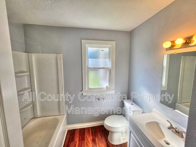 Building Photo - 616 Woodbine St