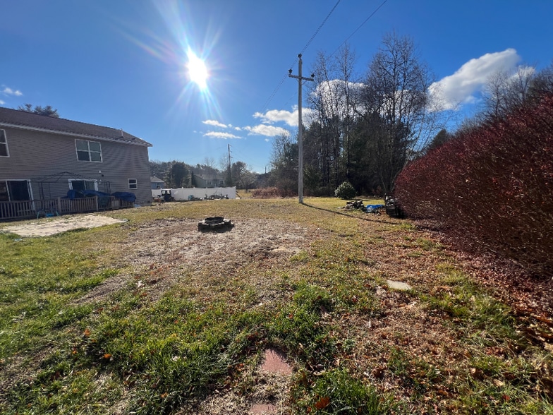 Building Photo - 17 Judith St